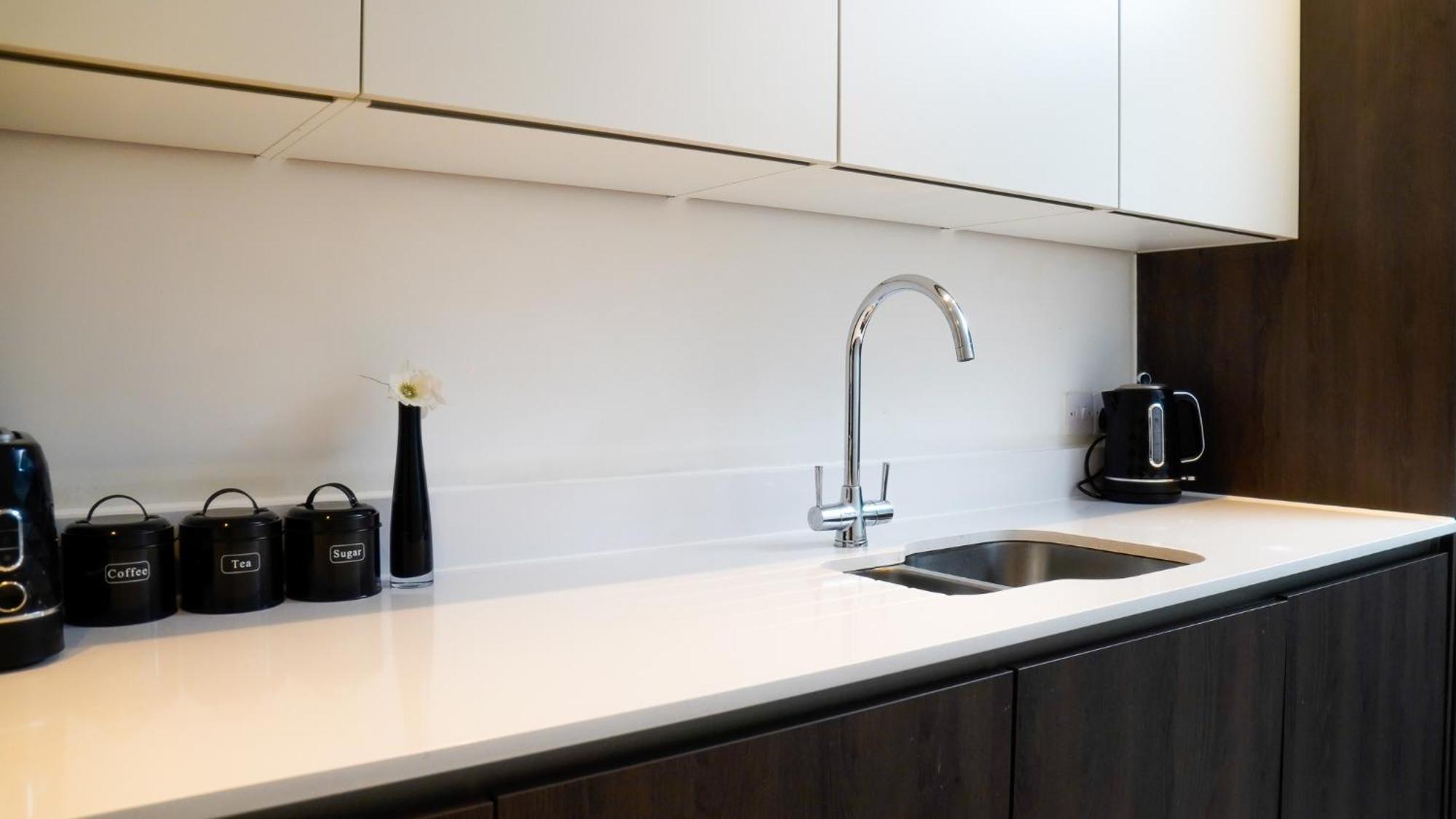 Manchester City Centre Apt With Balcony & Free Parking - Including Free 1-Hour Late Check-Out For Bookings On The 29Th 31St May, Justeat Voucher For 2-Night Stays Minimum! Bagian luar foto