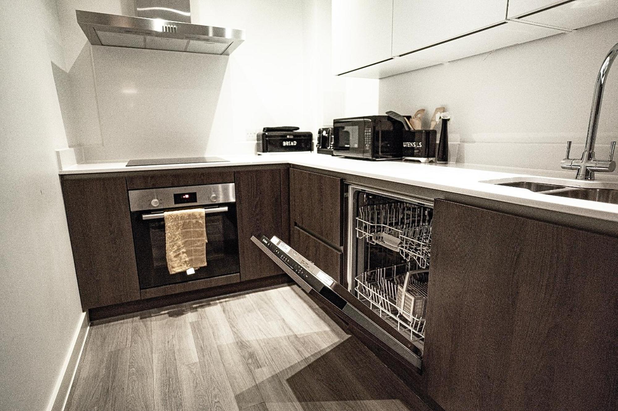 Manchester City Centre Apt With Balcony & Free Parking - Including Free 1-Hour Late Check-Out For Bookings On The 29Th 31St May, Justeat Voucher For 2-Night Stays Minimum! Bagian luar foto